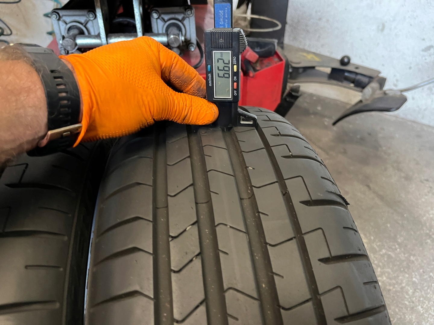 2 tyres summer Pirelli P Zero 205/40R18 run flat 6,5mm