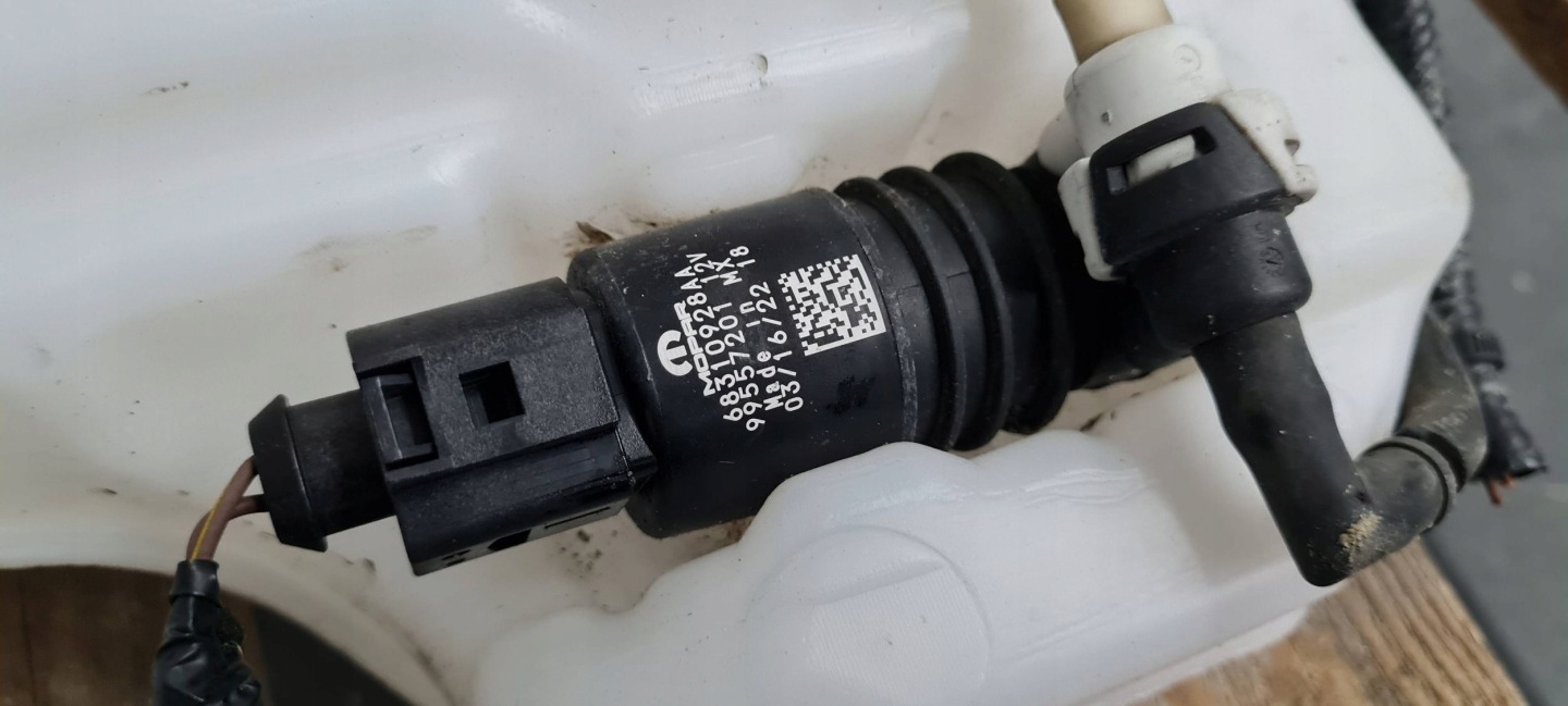 Chrysler Pacifica 2022 serbatoio LIQUIDO LAVAFARI Pompa 68229314AC