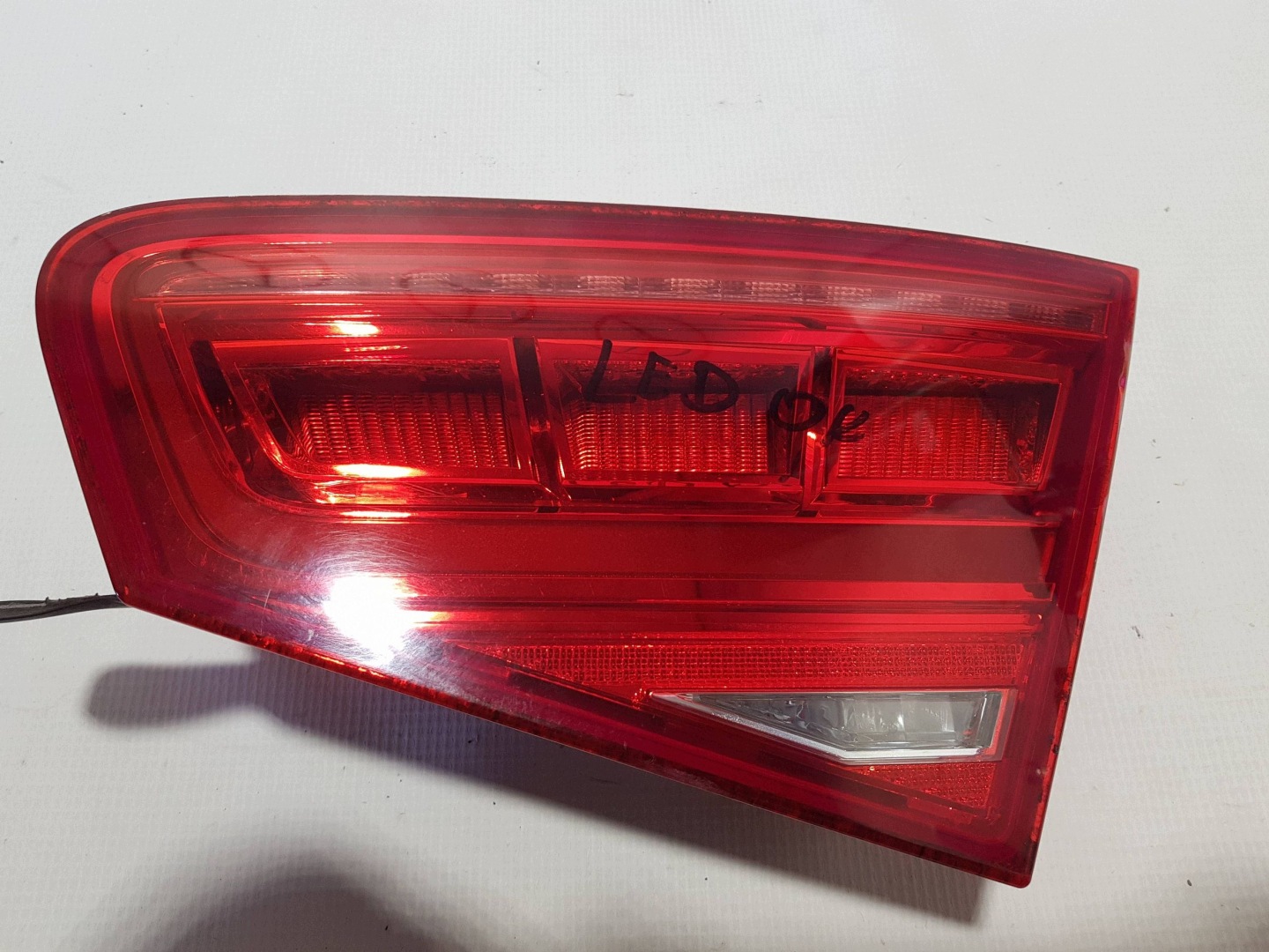 light right rear part rear to the bonnet boot 4H0945094 Audi A8 D4 4H