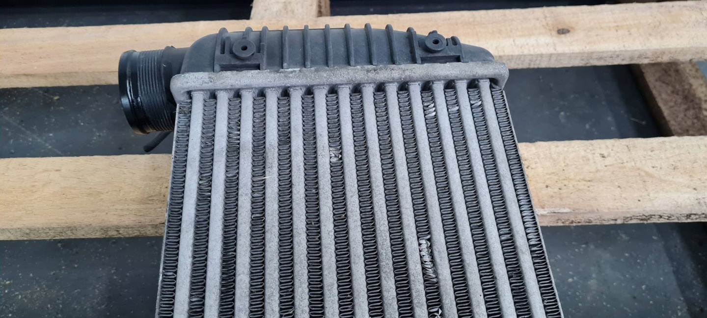 A6 C6 LIFT Kühler INTERCOOLER luft links 2.0 TDI 4F0145805AC