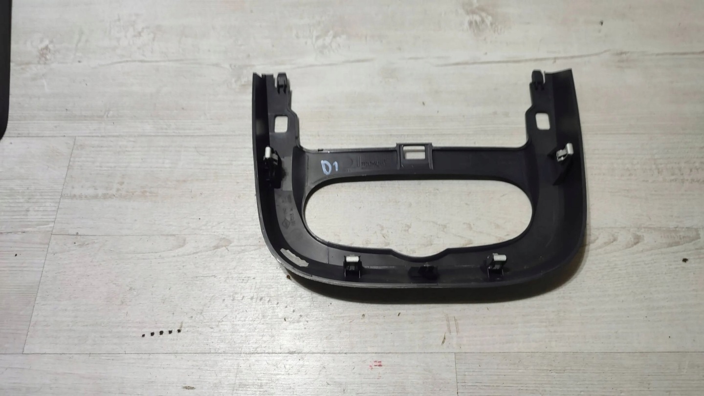 Dacia Duster and 16r 1.6b cover panel central
