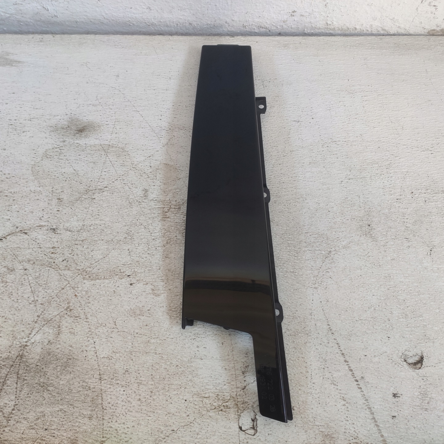MERCEDES W176 2013 moulding vertical door right front