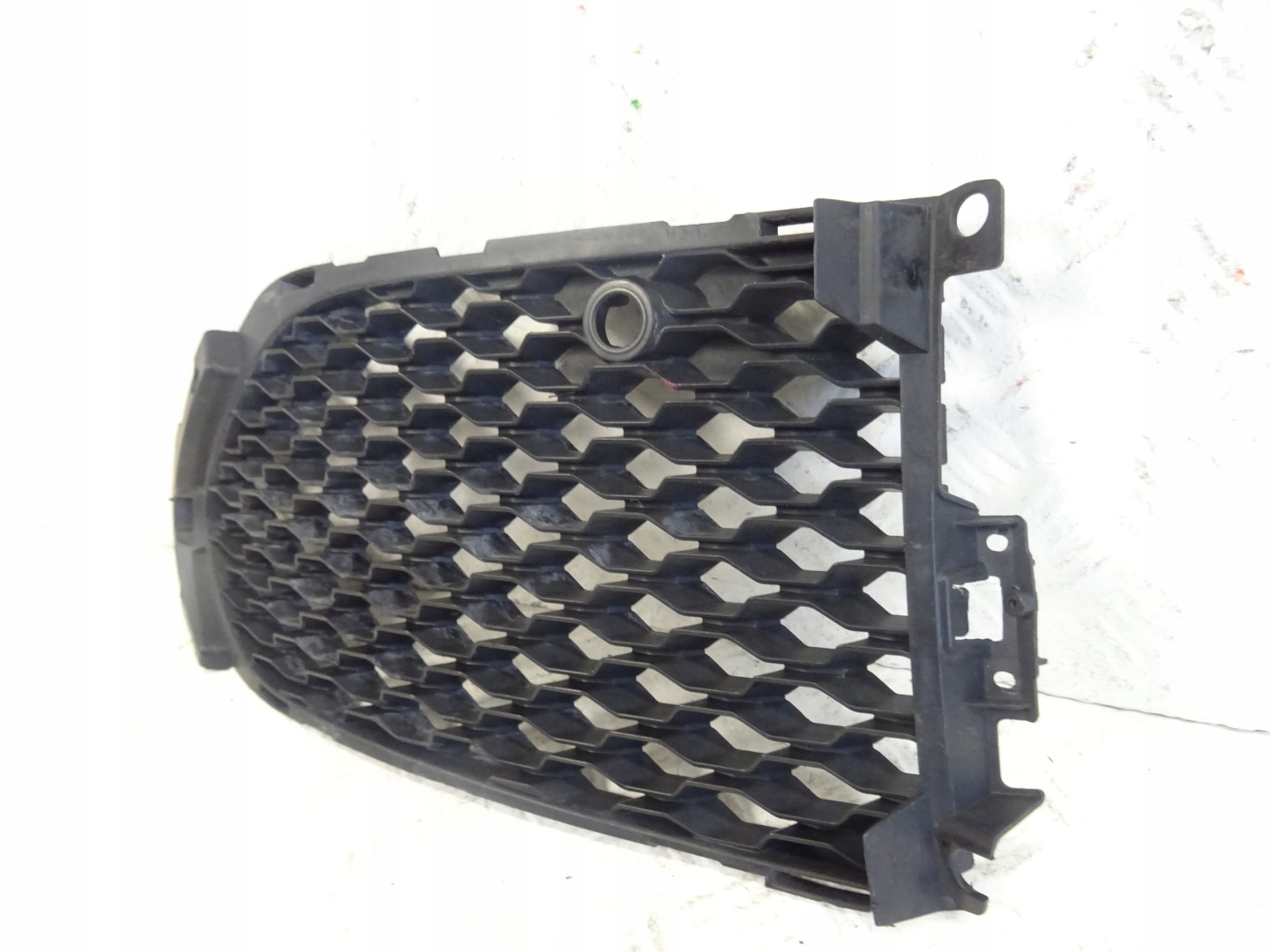 grid of a bumper front front right JAGUAR F-PACE SPORT HK8M-8B289