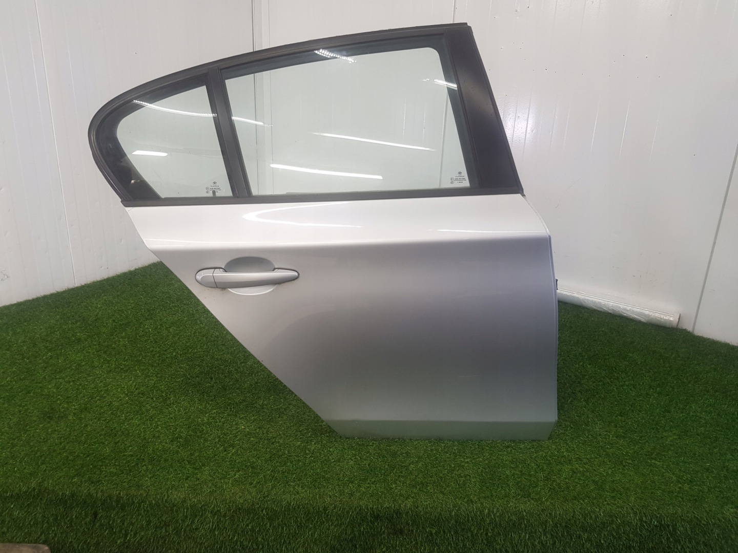 ajtó jobb hátsó BMW E87