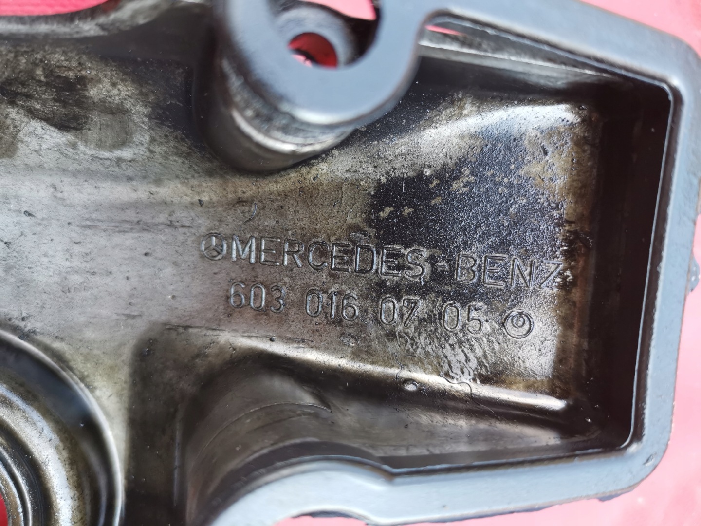 Abdeckung der Ventile Deckel MERCEDES 124 W124 300D EGR