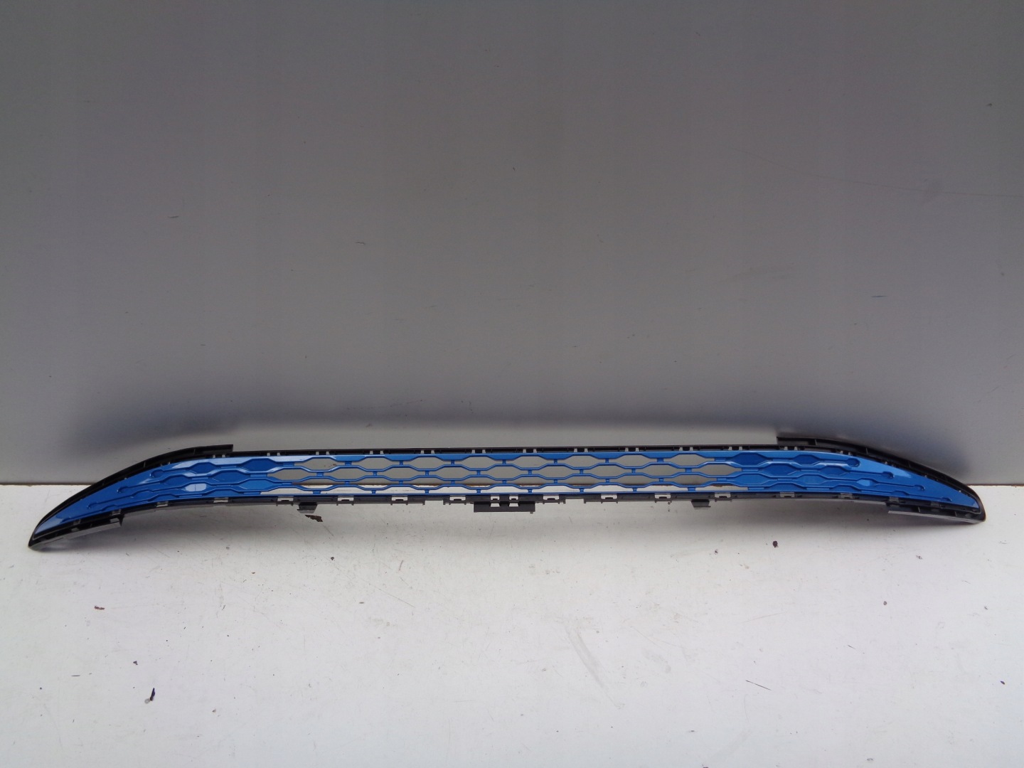 //new// grid of a bumper upper VW T7 7T 7T0 21