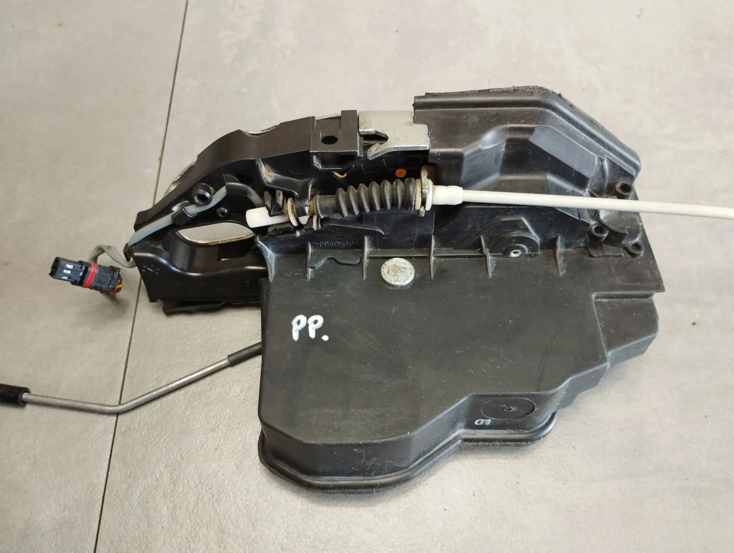 BMW X6 E71 Schloß rechts vorne 7315022