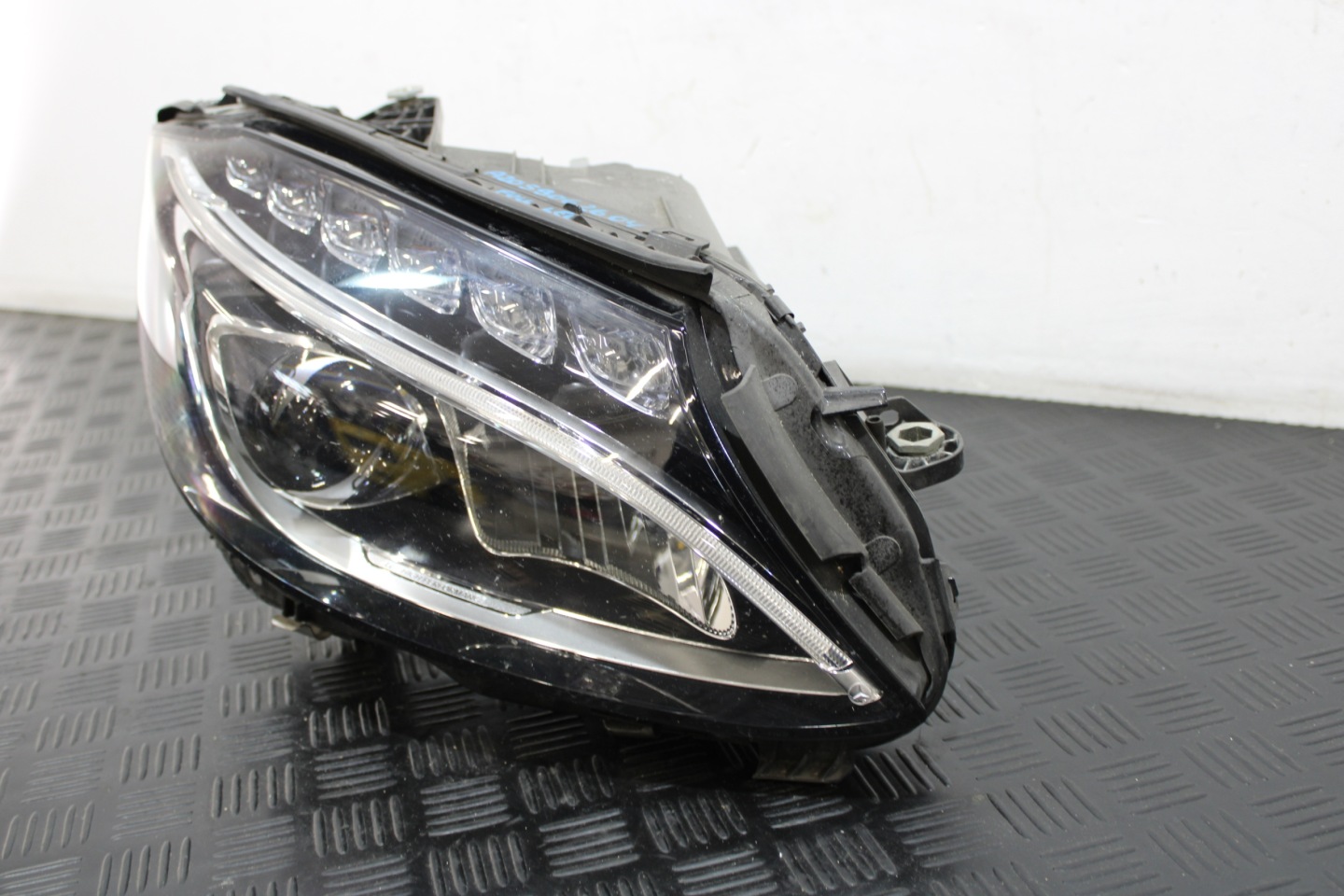 light right front FULL LED A2059062604 MERCEDES C-KLASA W205 AMG