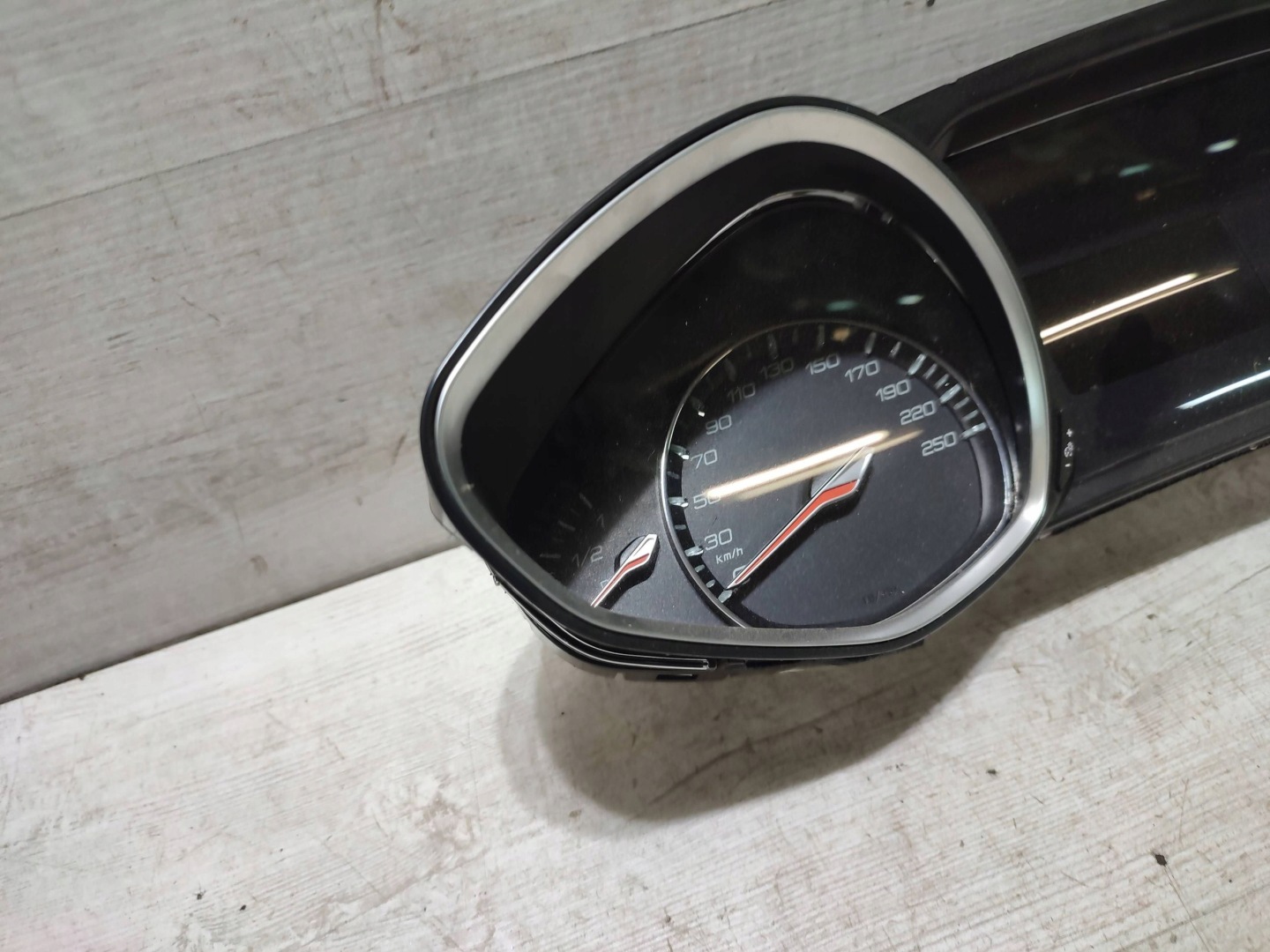 Peugeot 308 2019 dials / Predkosciomierz