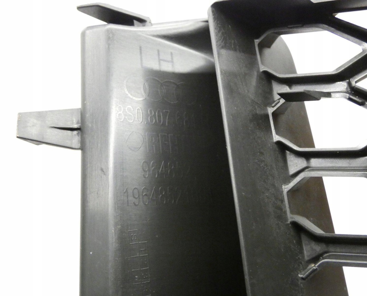 AUDI TT 8S0807681H grid of a bumper left