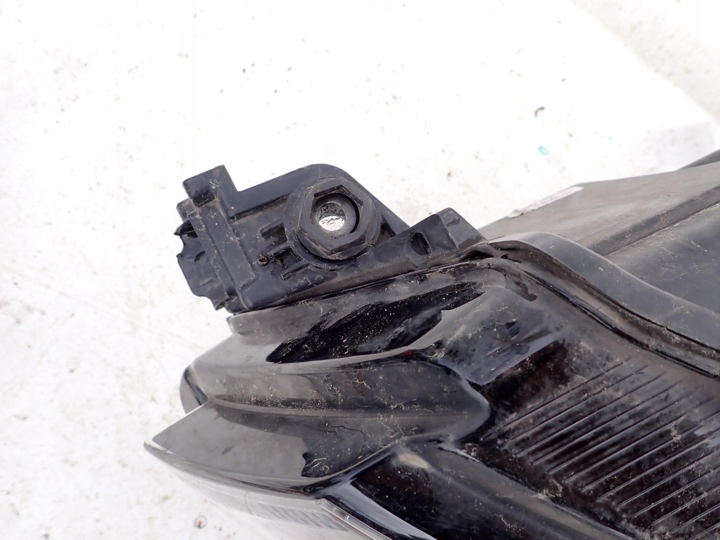SKODA KAROQ 57B 17- light front front left