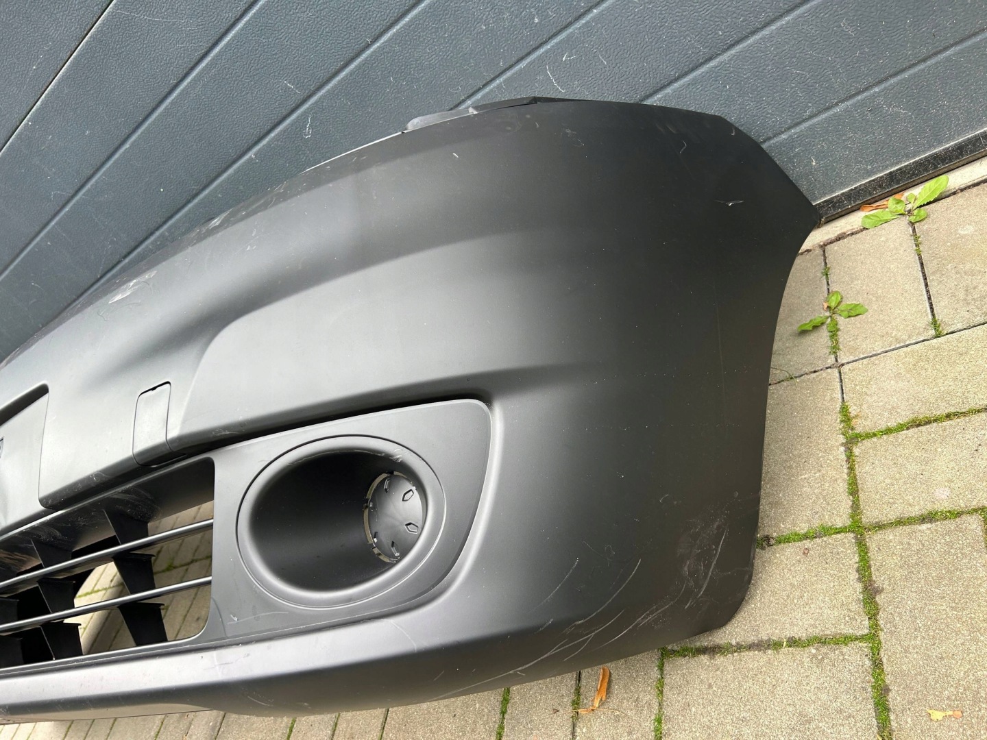 Nissan NV200 10- bumper front front