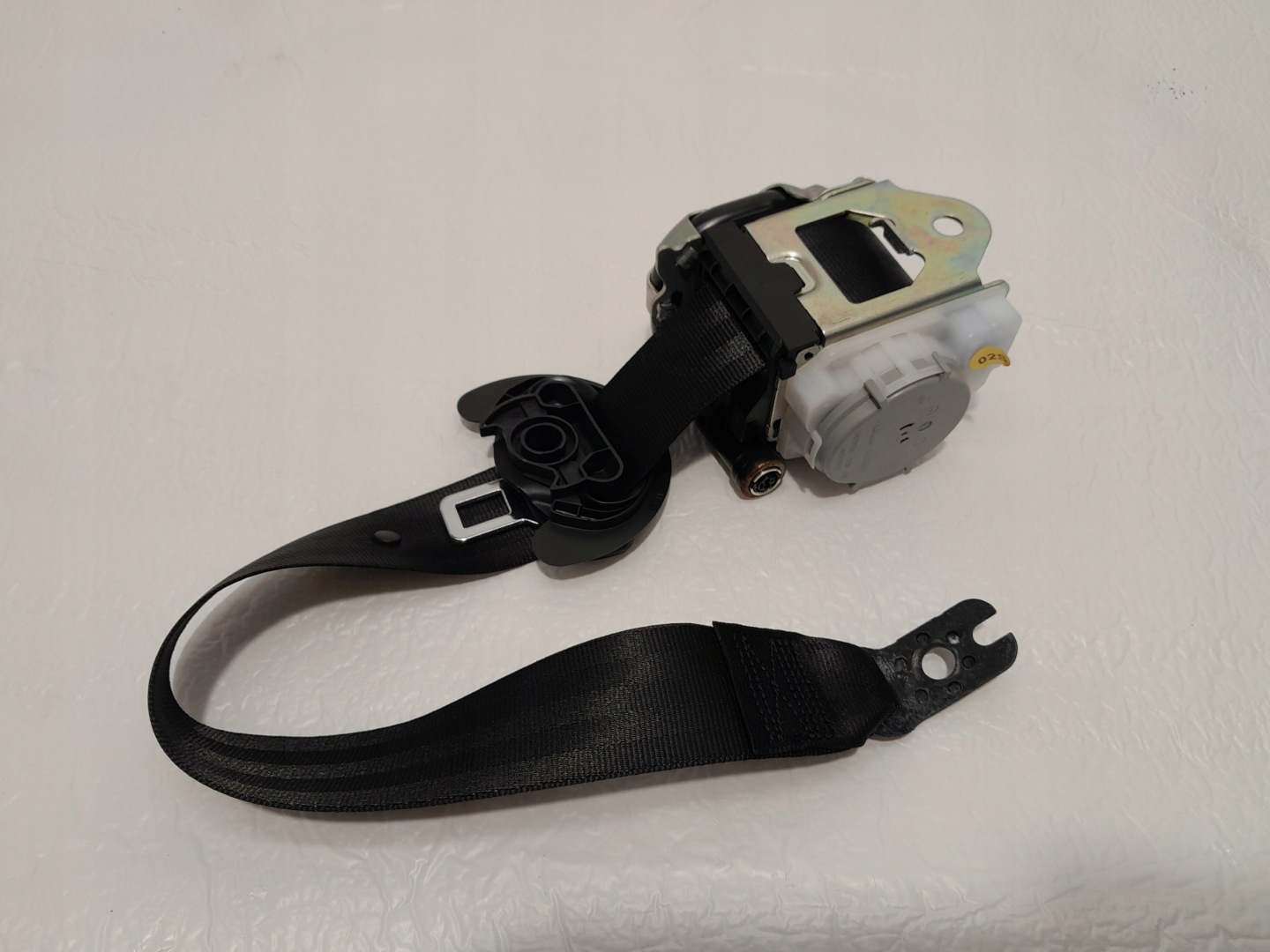 PORSCHE CAYENNE 9Y Gurten Sicherheits links heck 9Y0857805B