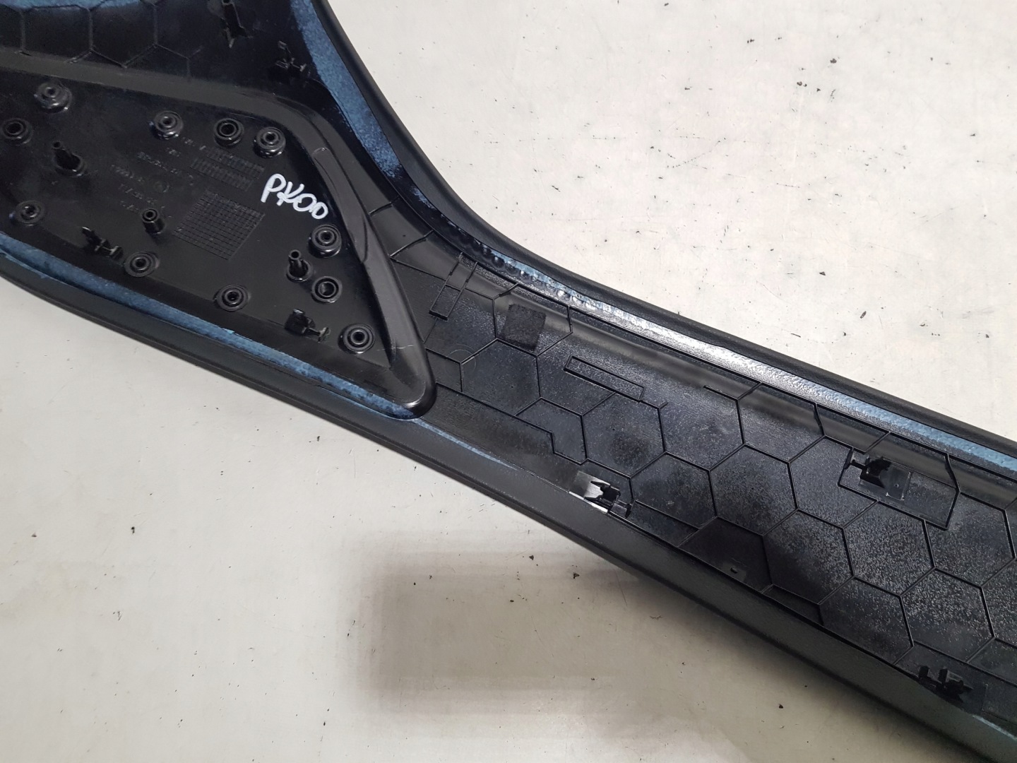 cap moulding cover TUNELU right AUDI A8 D4 4H 4H2863304
