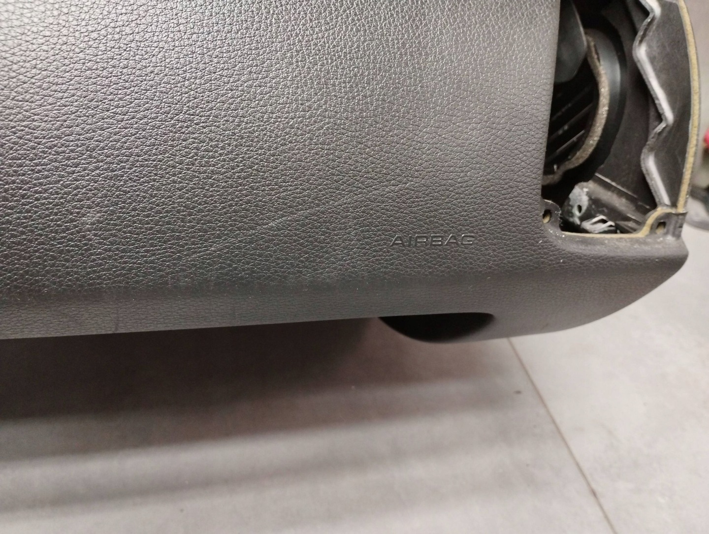 Audi Q7 4L dashboard panel airbags tension belts original