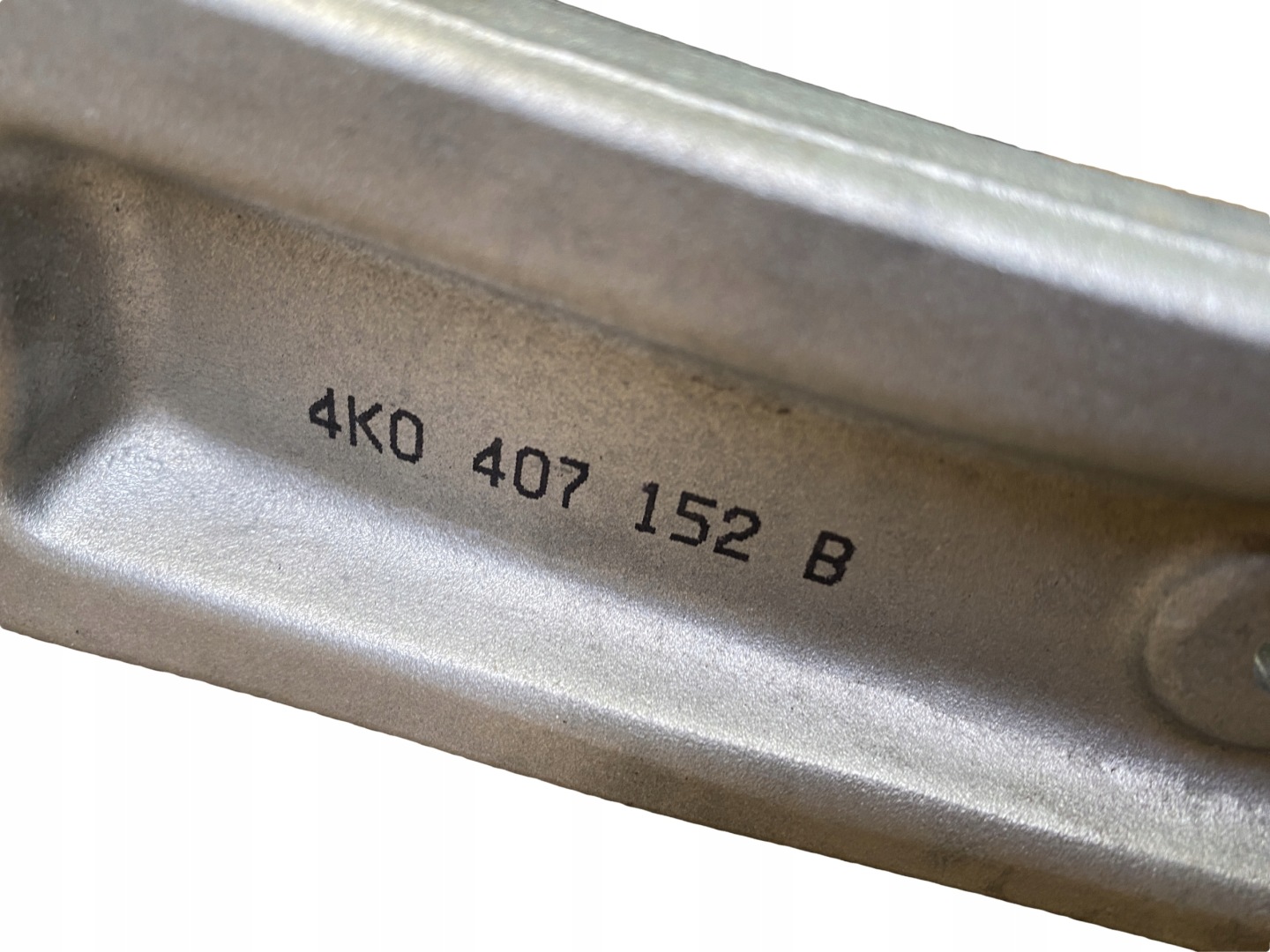 AUDI A6 A7 4K C8 zavěšení ramene otoč pravá předek 4K0407242F