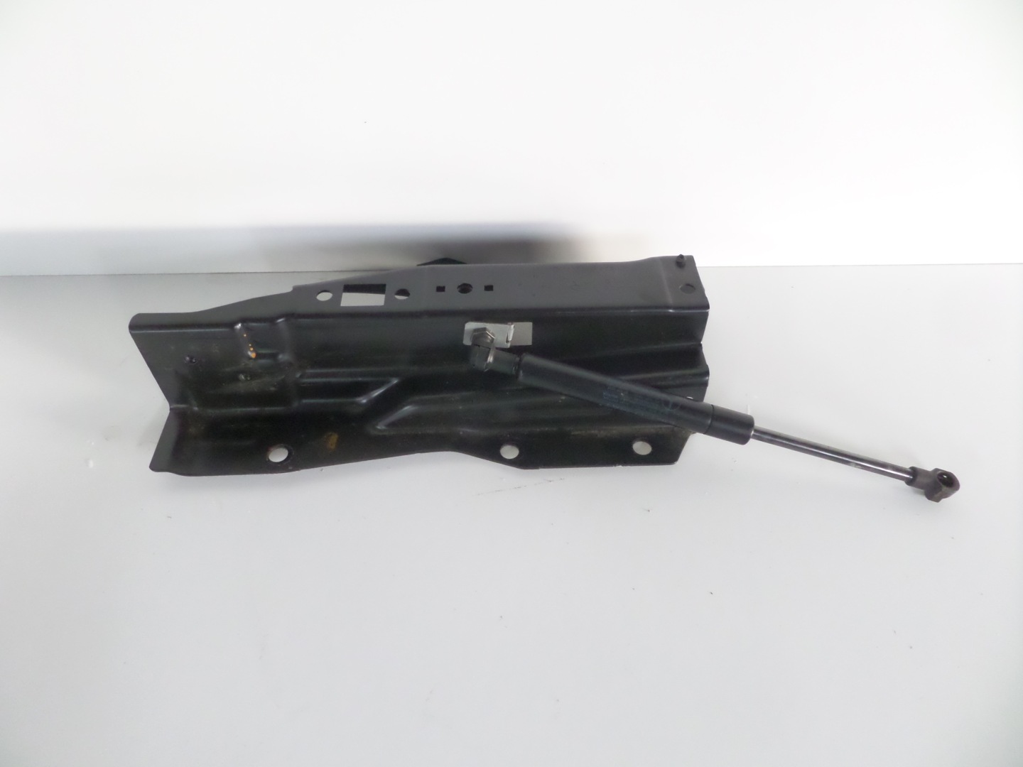 pillar boot rear part right MERCEDES W211 KOMB