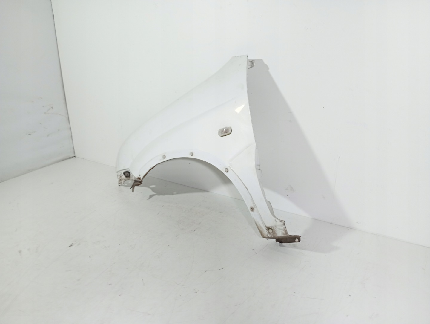 Suzuki IGNIS 2 II 00-06 fender left front front code lakieru 26U
