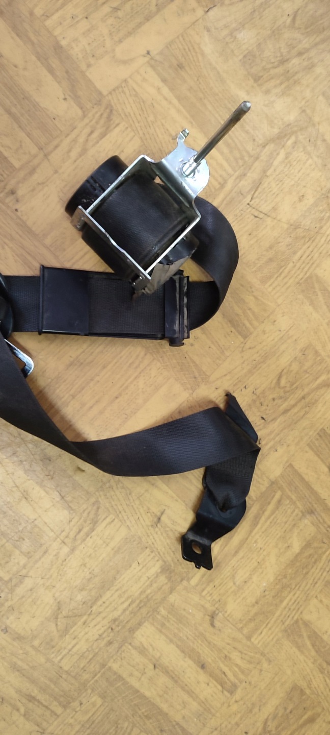 tension belt safety right front OPEL ASTRA H 13181192