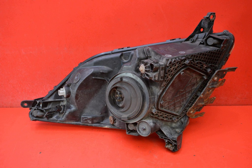 REFLEKTOR left light front EU TOYOTA PRIUS 2 II XW20 03-11