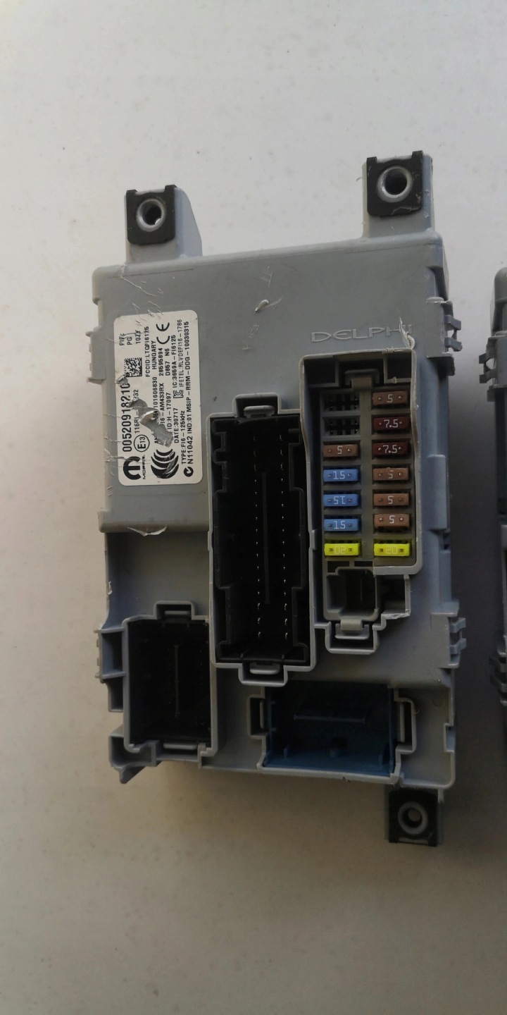 FIAT 500 modulo BSI FUSE BOX 00520918210 28595894