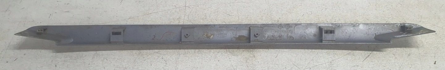 moulding upper grille FORD RANGER LIFT 09
