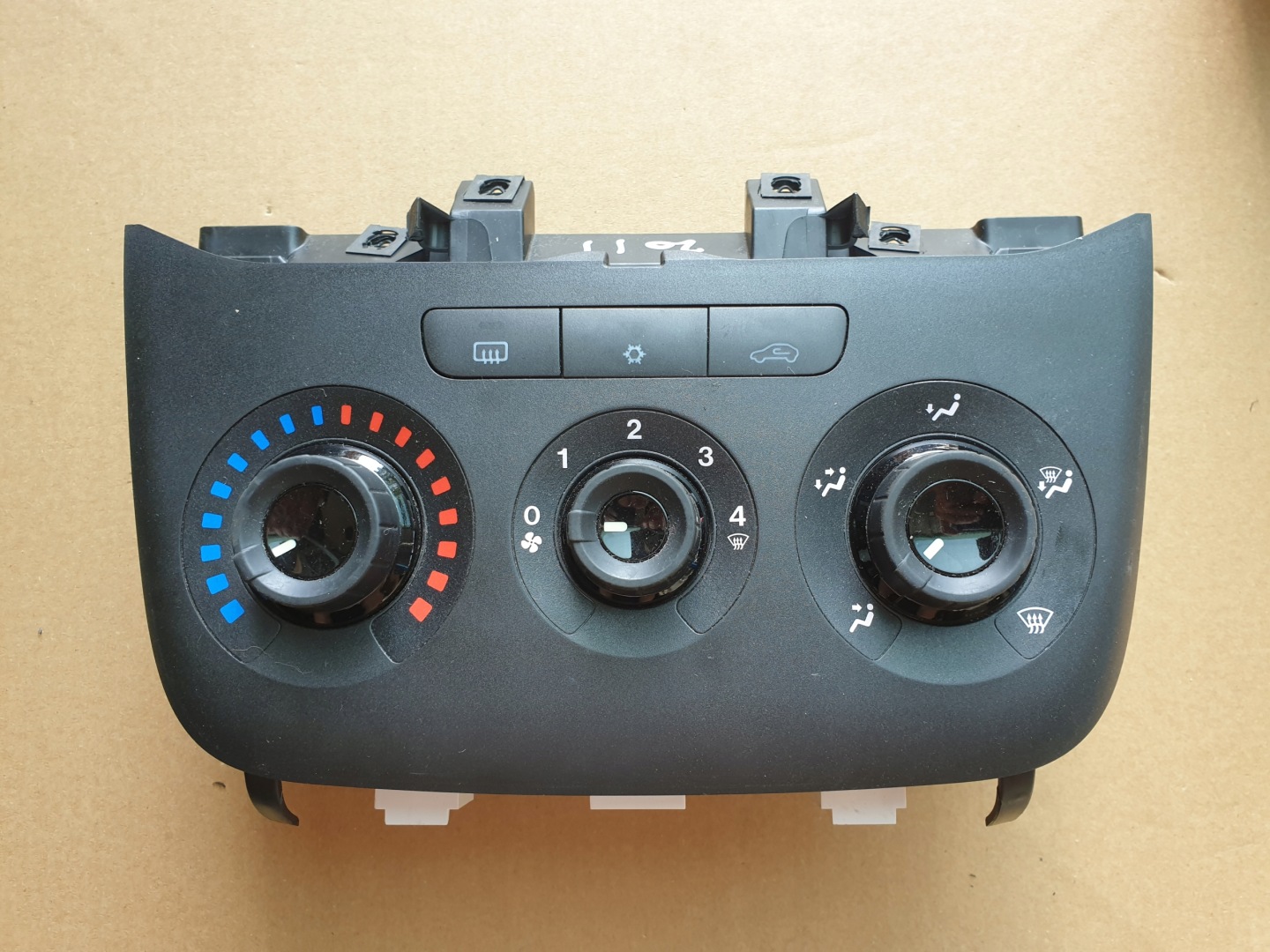 Unite commande clima Bouches buses FIAT PUNTO EVO 2009