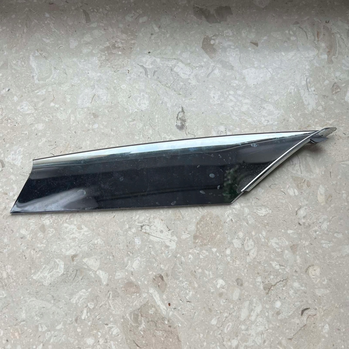 Tesla Model S 16-21 Chrom moulding of a bumper lower left front 1056378-00-C