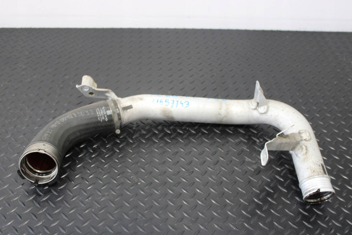 hadice vedení intercoolera VOLVO XC60 LIFT 2016 31657743