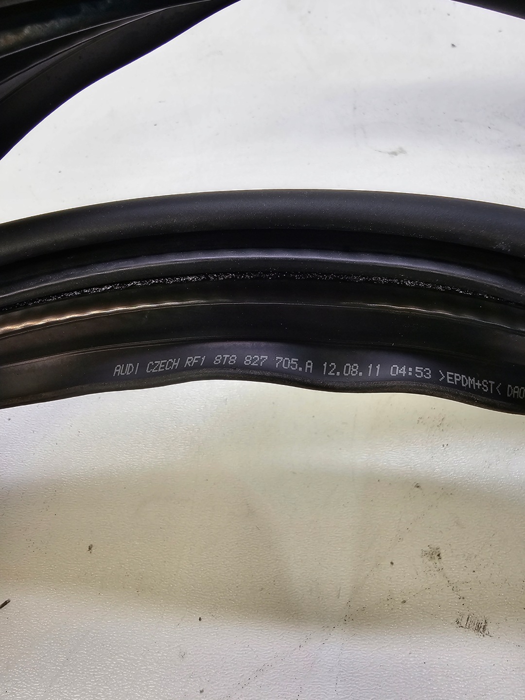 gasket bonnet boot AUDI A5 8T8 8T8827705A