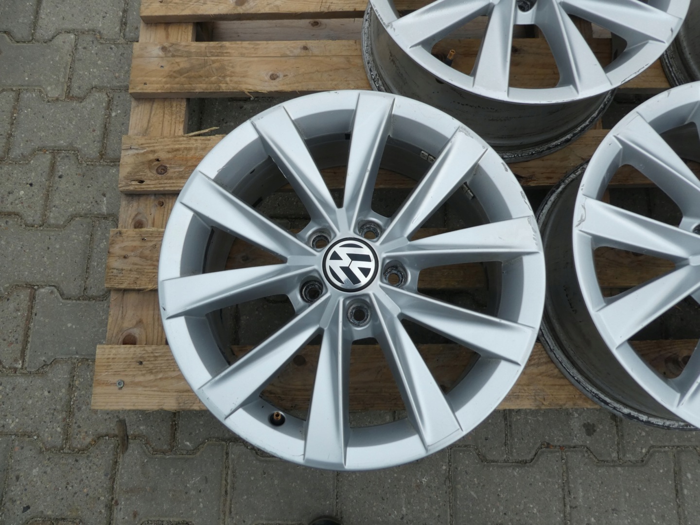 4X discs aluminium disc 3AA601025R VW 5X112