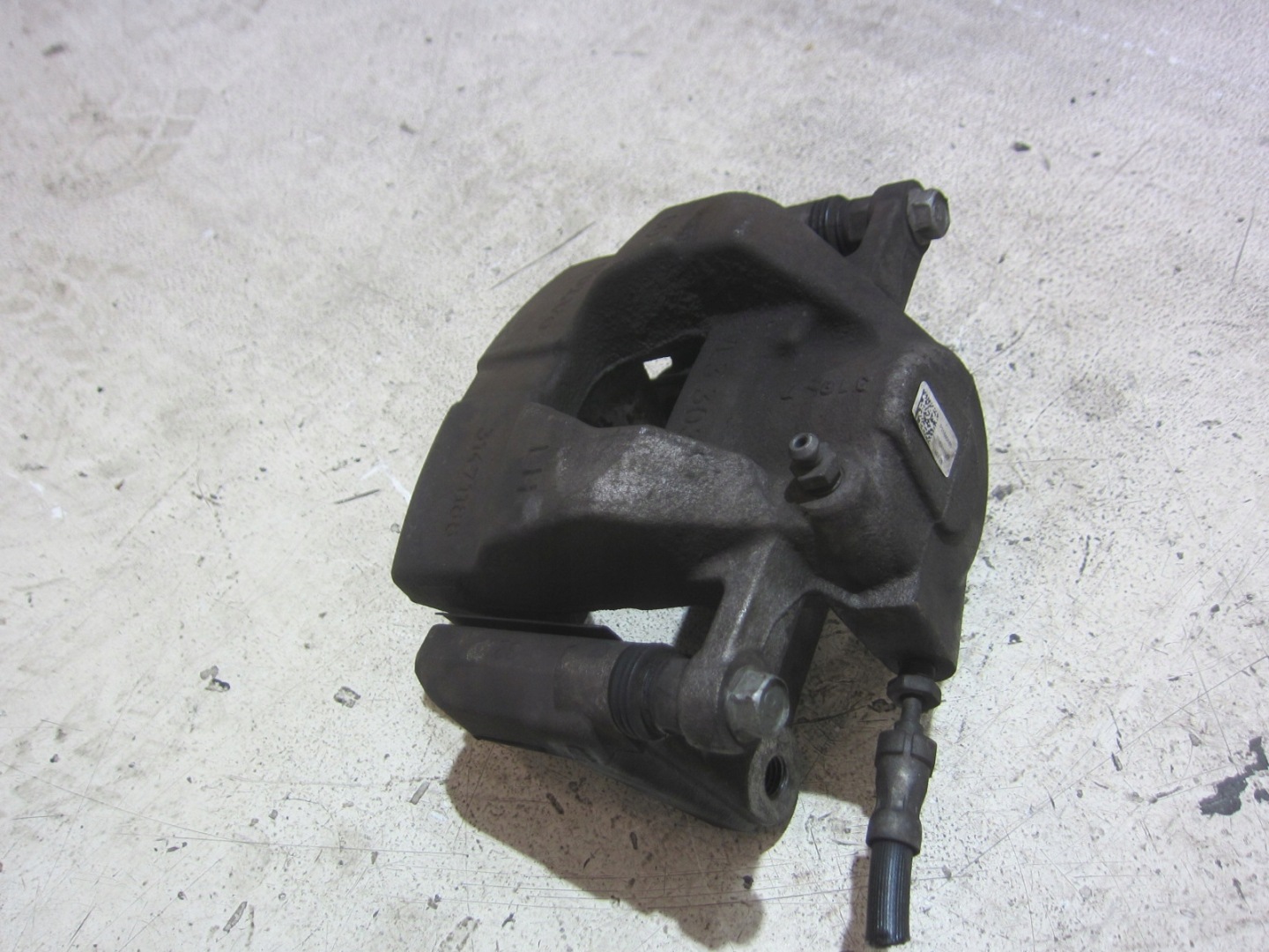 VOLVO XC40 II XC 40 2.0 T5 caliper brake left front front 31471188