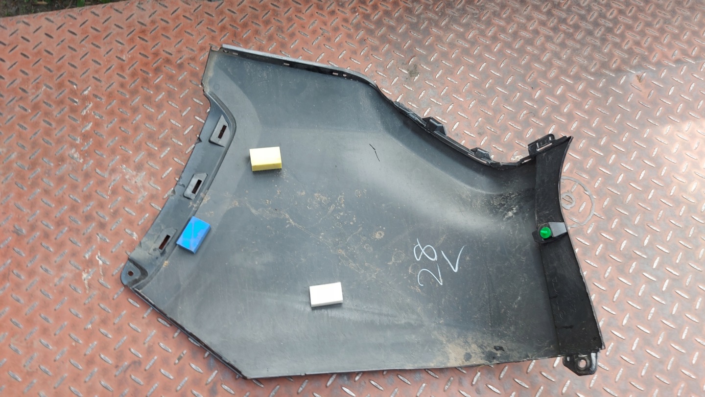 Ecke der Stoßstange links heck TOYOTA RAV4 V 19