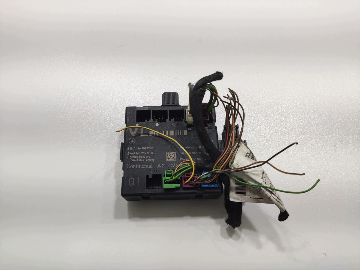 module door left front MERCEDES A-KLASA W176 2012-2015 A1669005505
