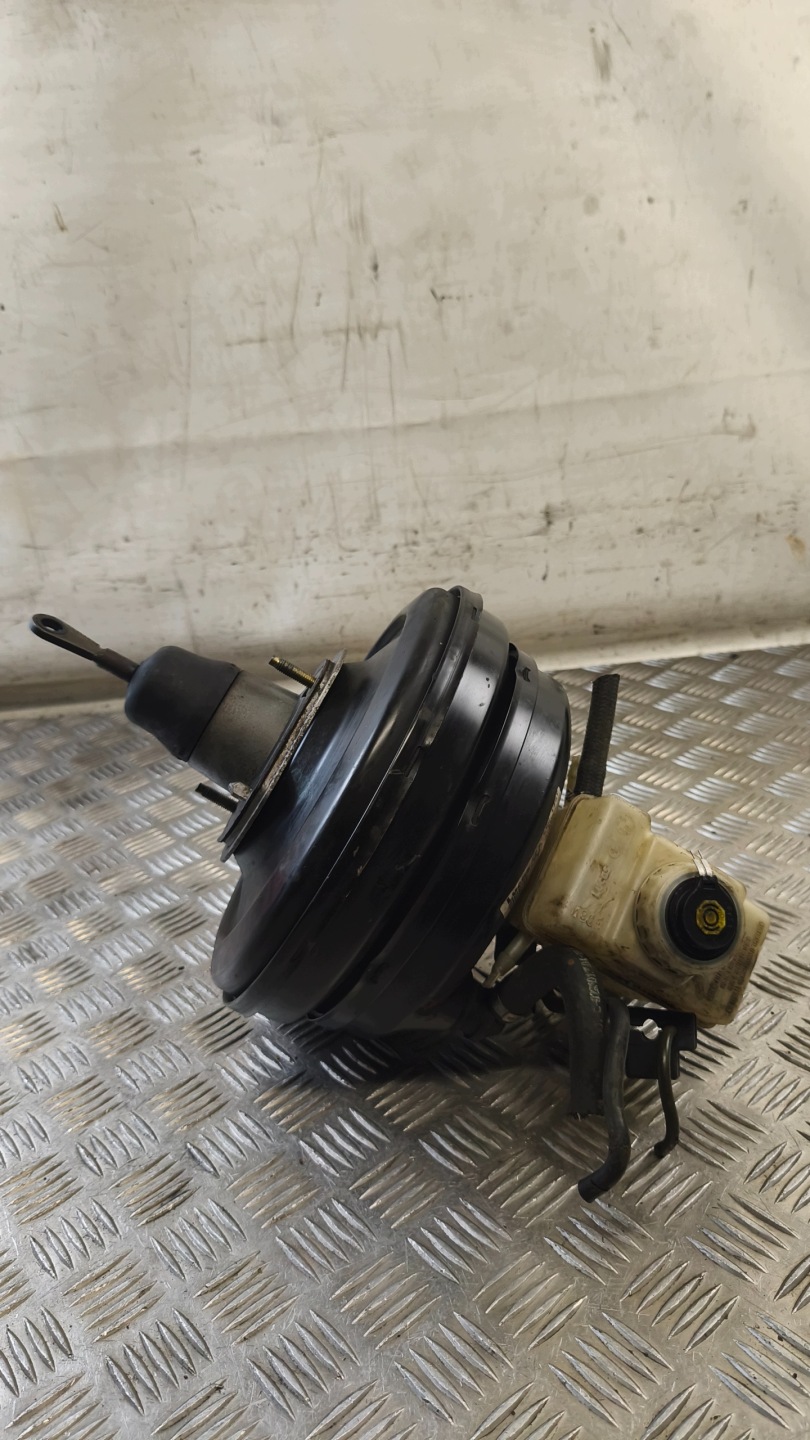 servo posilovač bŕzd BMW E39 520i 32481478