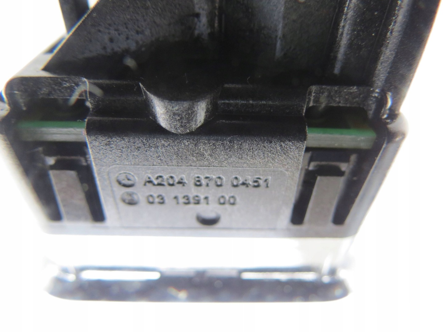 Bouton Vitre MERCEDES W204 CDI 2.2 A2048700451