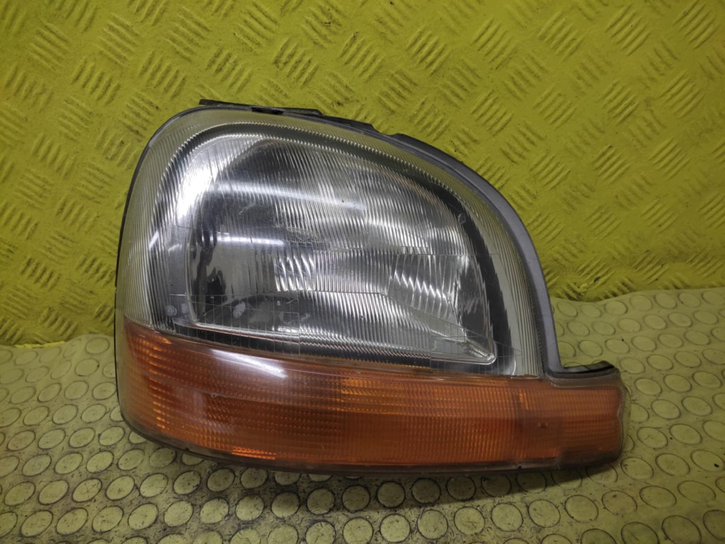 RENAULT KANGOO and REFLEKTOR light right front
