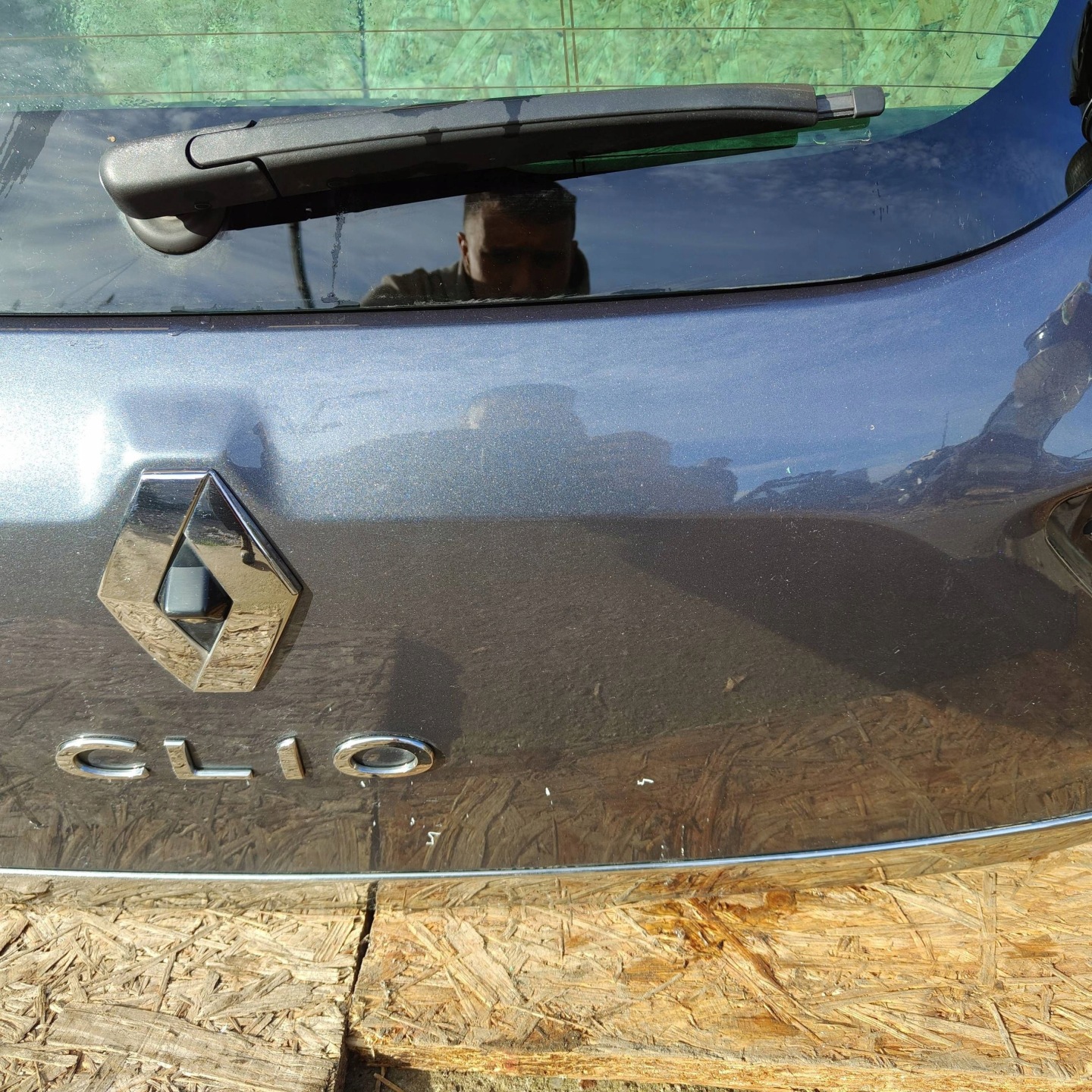 trunk door boot rear part Renault Clio IV kamera