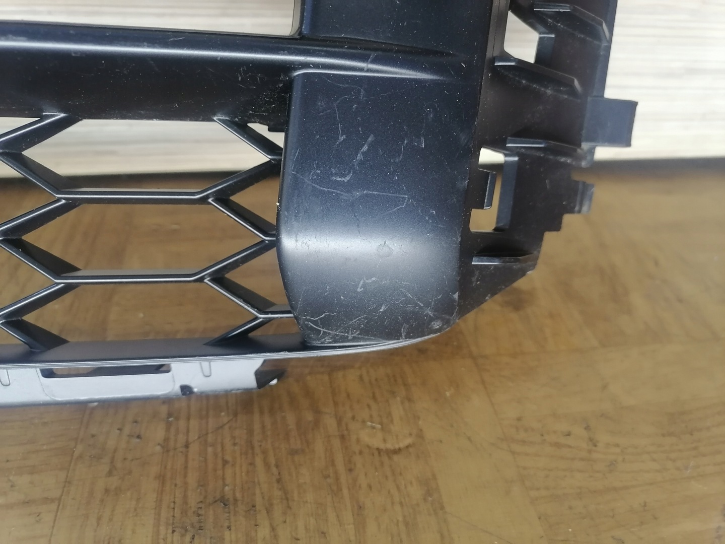 Q2 S-LINE grid front front left 81A807681L