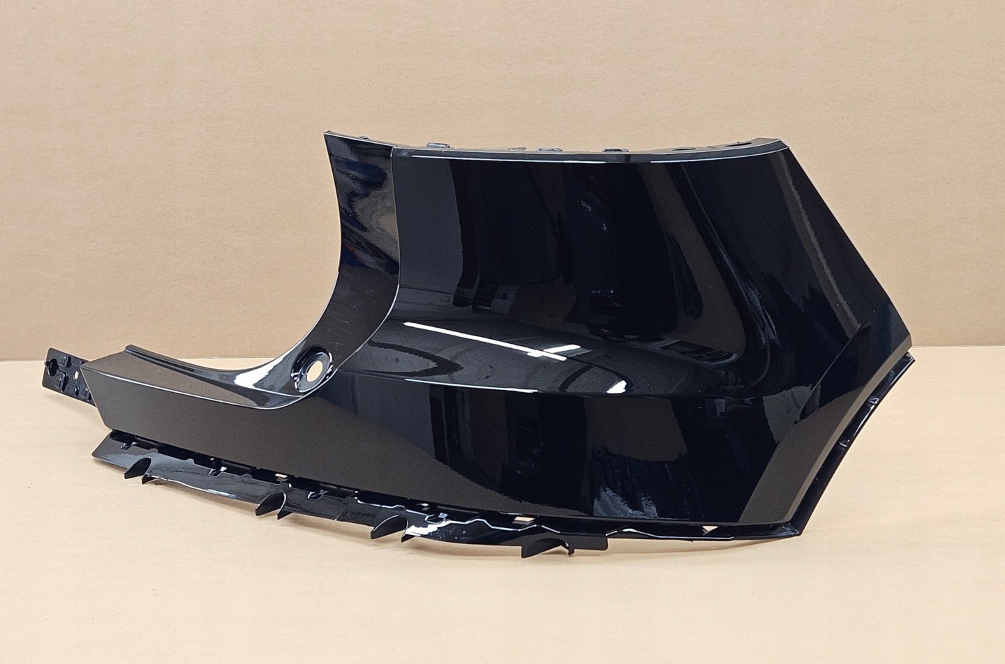 right corner bumper rear part VOLVO XC40 C40 W colour 019