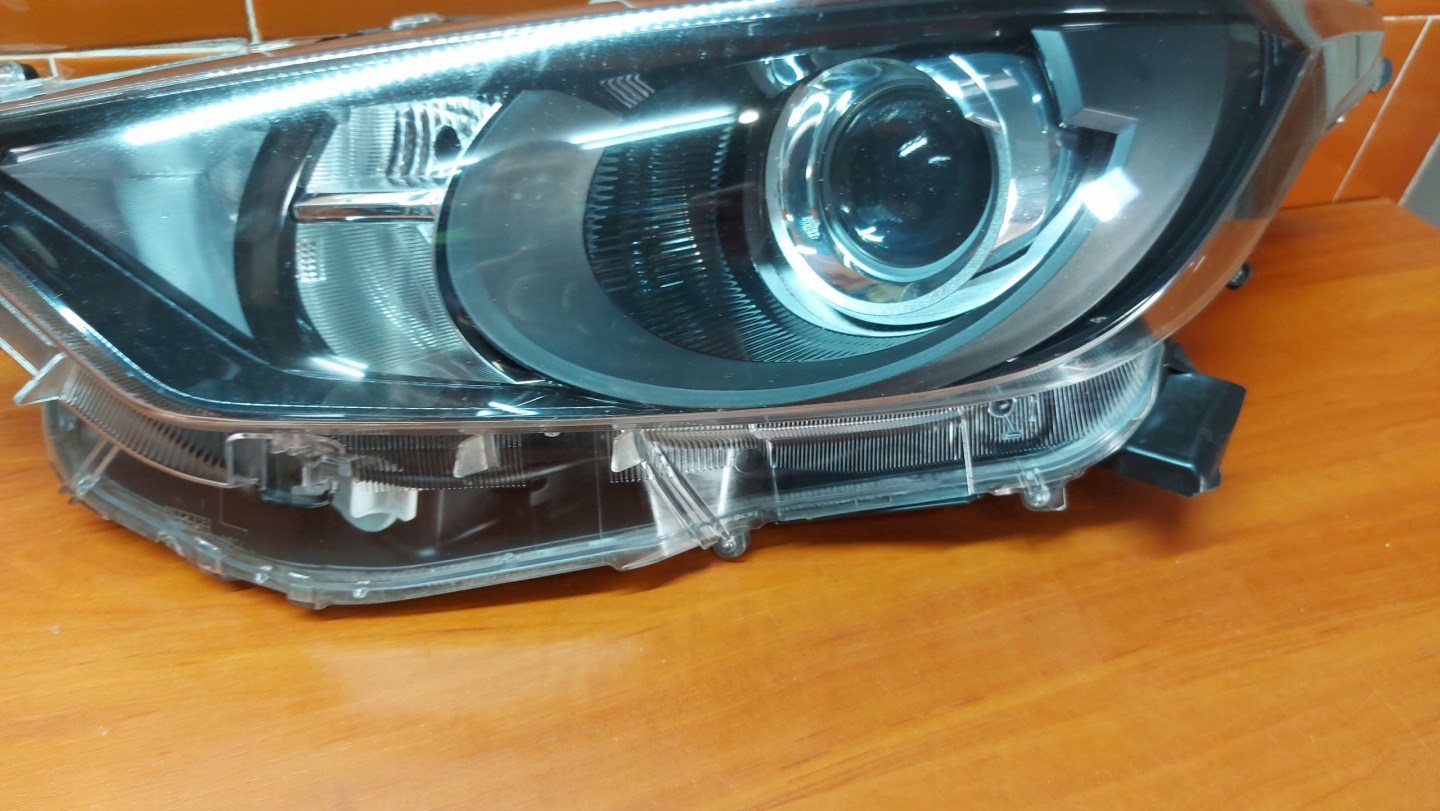 REFLEKTOR light left left front front TOYOTA YARIS IV 20