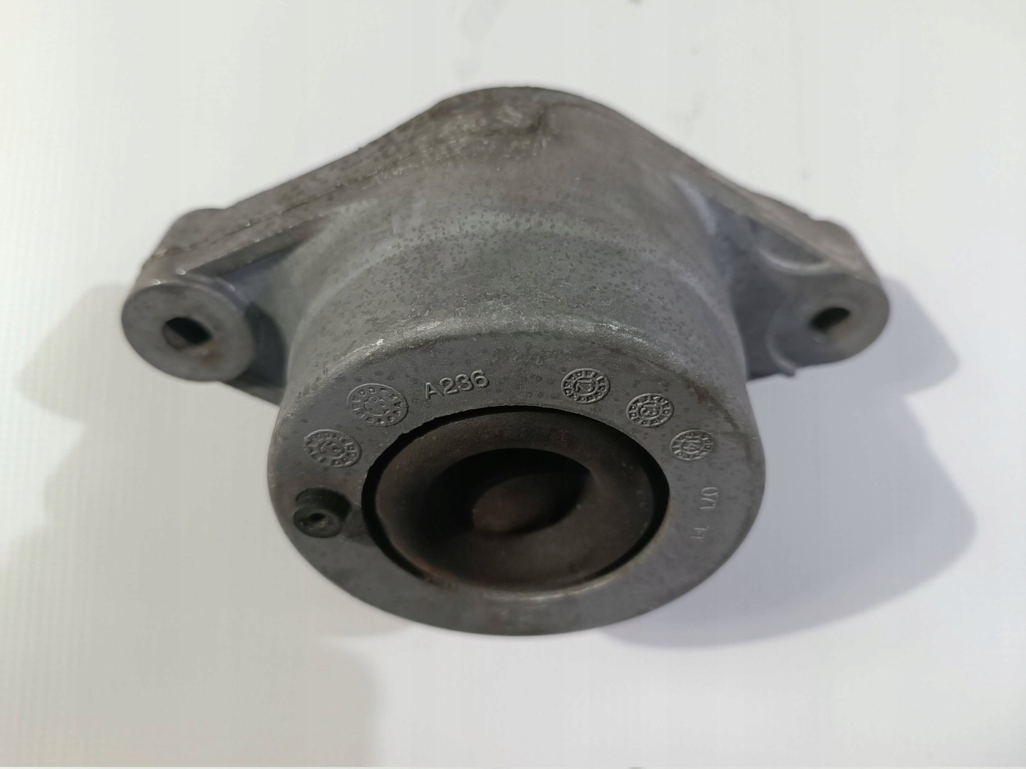 engine mount airbag left Maserati Ghibli (M157) 3.0 2013