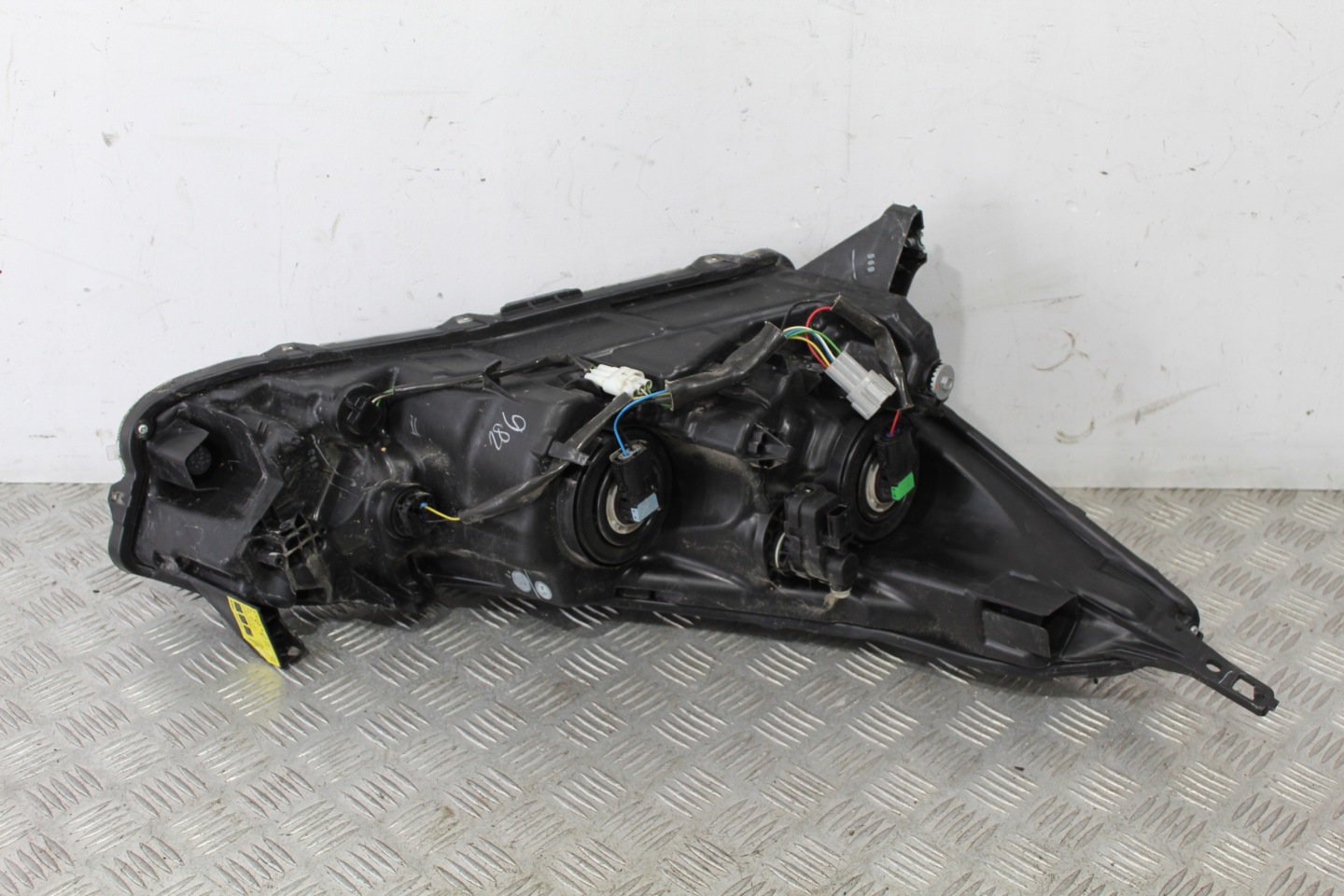 light left front MICRA V 5 K14 26060-5FA0A