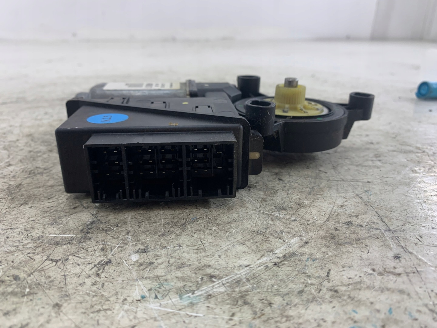 VW POLO 9N IV mini motor windows right front 6Q2959801A