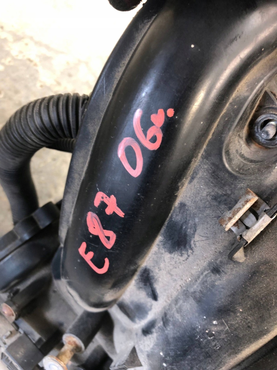 intake manifold BMW E87 1437938
