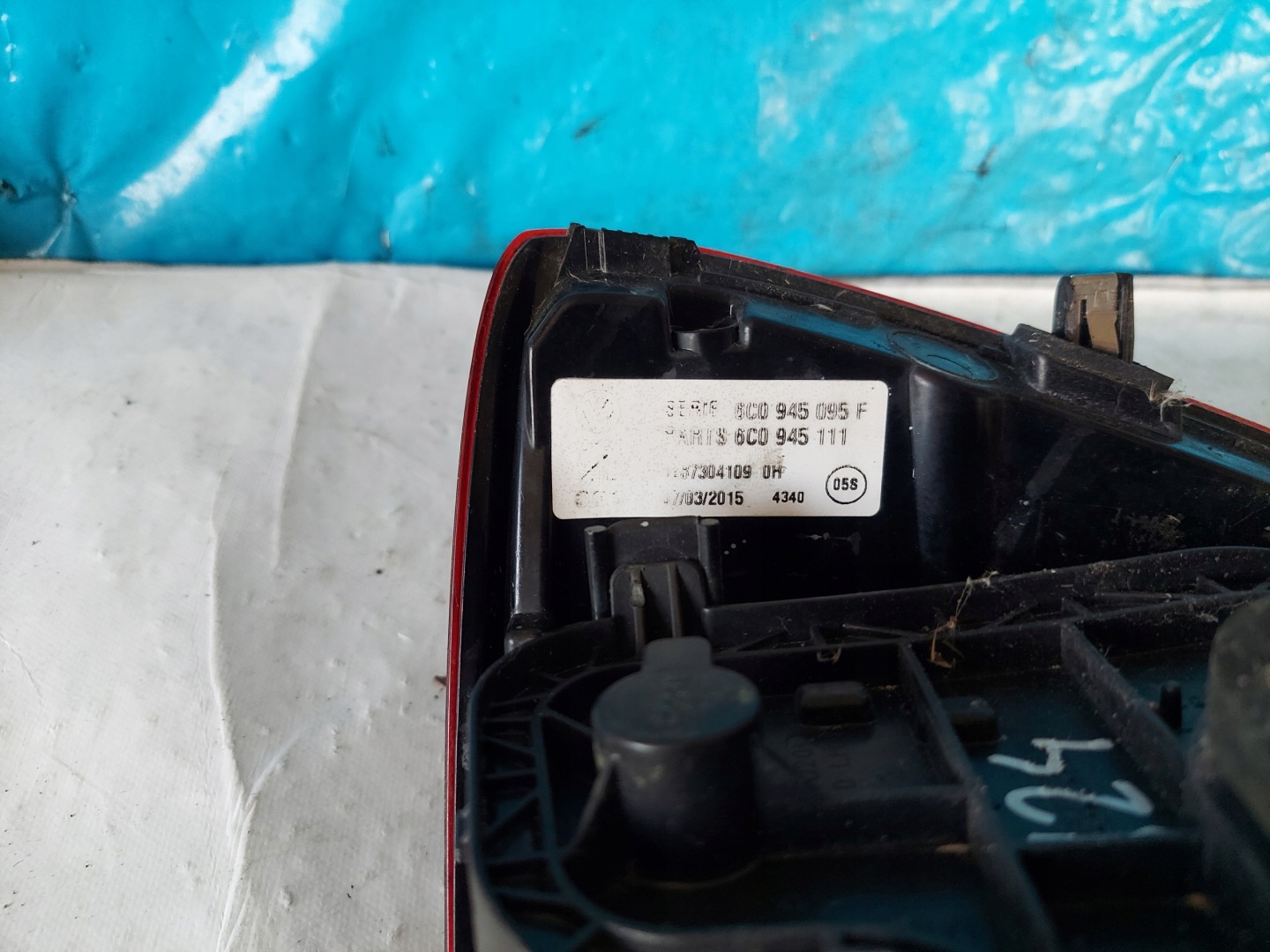 light POLO V 6R0945095 left rear part
