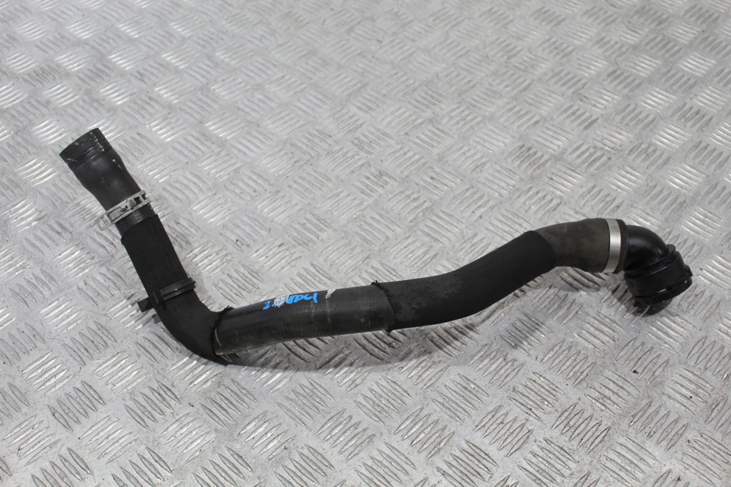cijev prijenos vode FORD KUGA MK1 AV41-8260-AC
