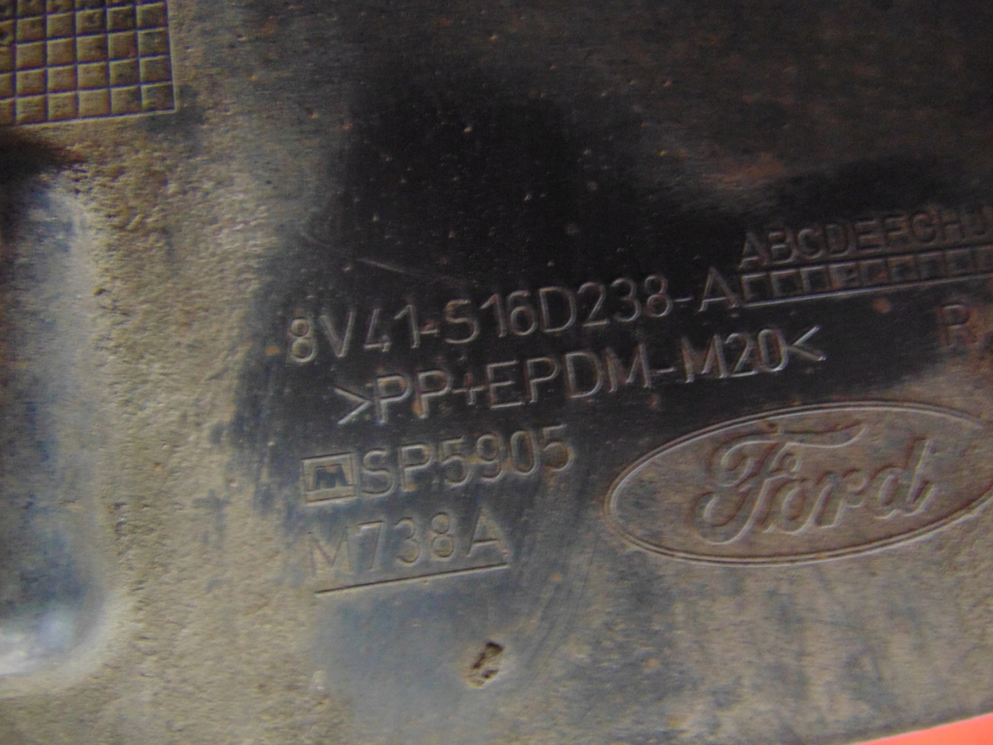 FORD KUGA MK1 lišta krytka blatníku pravá předek