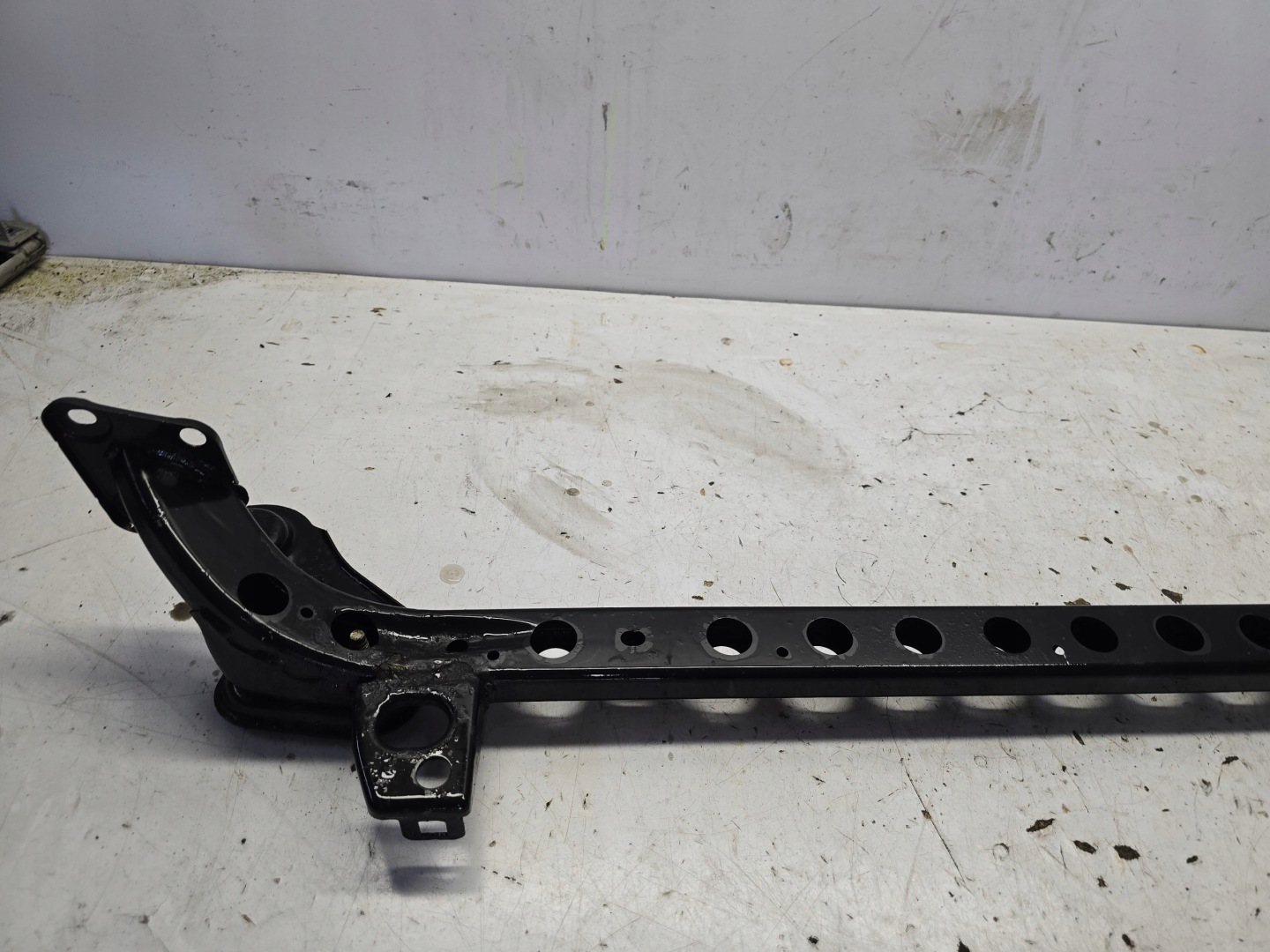 OPEL INSIGNIA B pillar sider lower front below radiator
