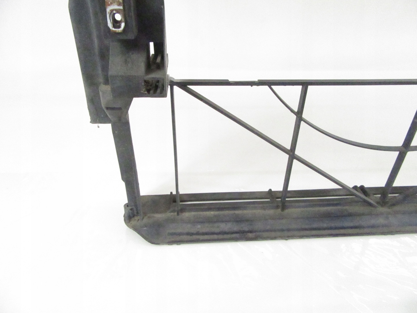 cover holder radiator frame BMW E53 X5 1439105